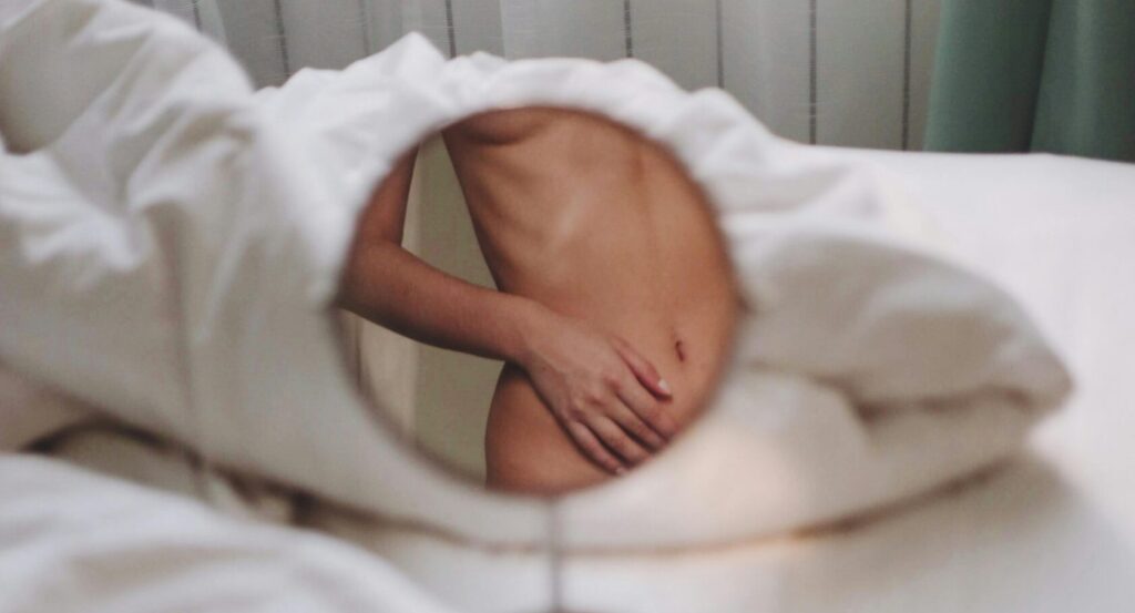 Shirley onlyfans half naakt