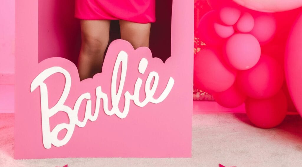 Barbie Samantha de Jong Only fans half naakt